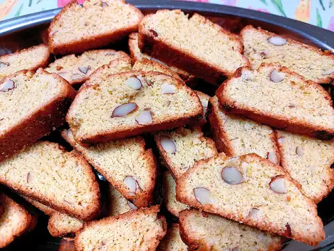 Almond cantucci biscotti