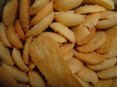 Plain cat tongue butter biscuits