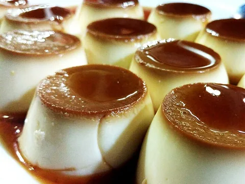 Prepared caramel flan desserts