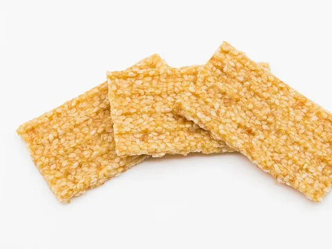 Sesame seeds set in thin brittle bars