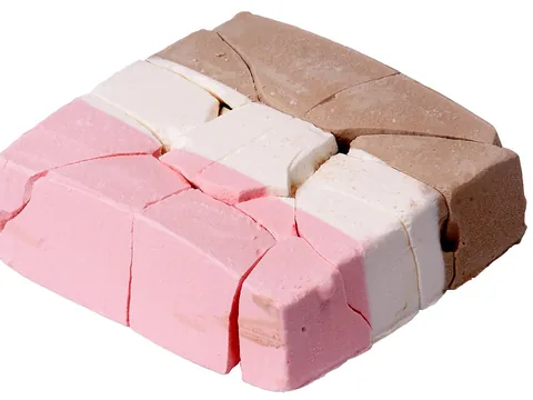 Crunchy freeze-dried Neapolitan ice cream pieces