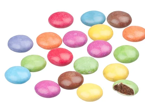 Nestlé Smarties chocolate buttons in colorful crisp sugar shells