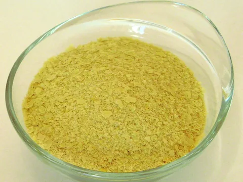 Nutritional yeast flakes