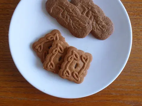 Traditional spiced speculoos cookies