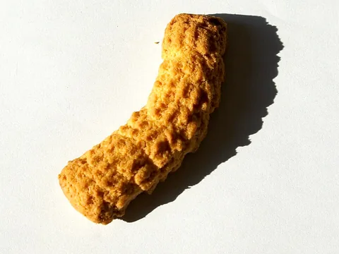 Curved butter-and-egg krumiri biscuits