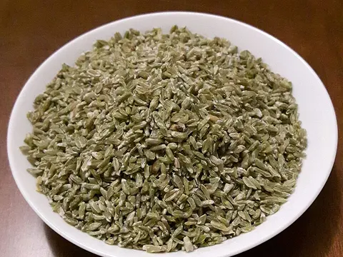 Uncooked roasted green durum wheat freekeh