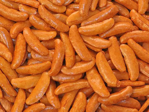 Kaki-no-tane crescent-shaped rice crackers without peanuts