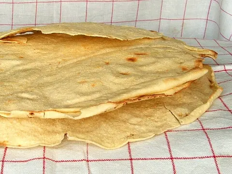 Paper-thin pane carasau bread