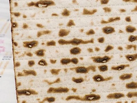 Brittle unleavened matzo crackers