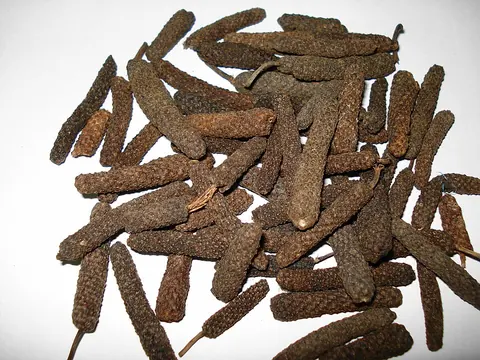 Whole dried long pepper spikes