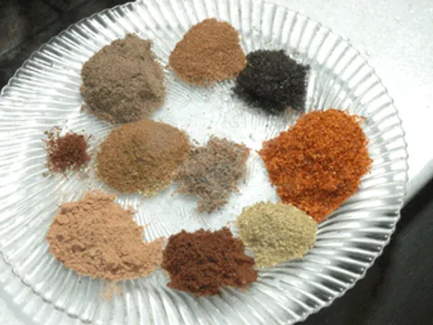 Ground ingredients before mixing a Gulf-style baharat