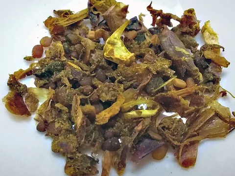 Whole dry vadouvan spice blend