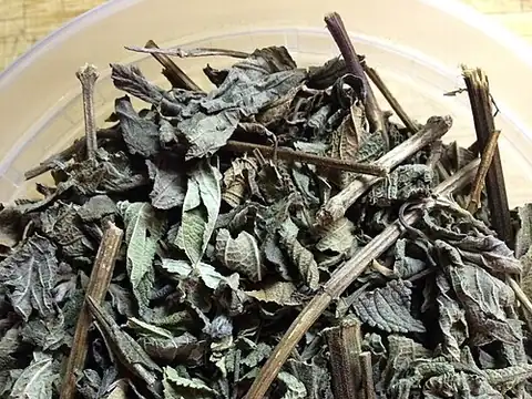 Dried koseret leaves and stems